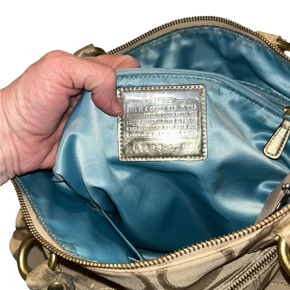 Coach Poppy Signature Jacquard Tote with Gold Hardware - Picture 6 of 6